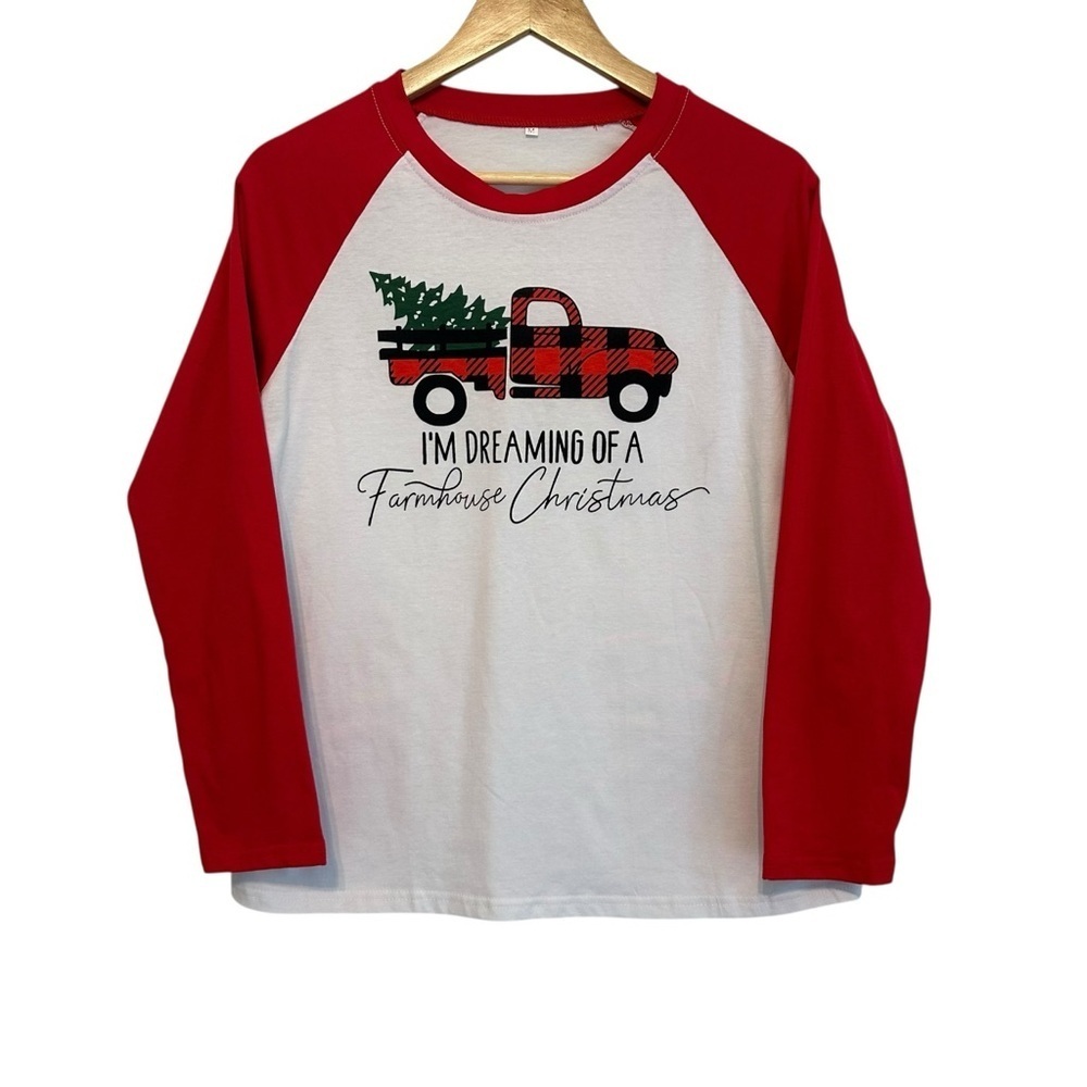 NEW Women's Medium Graphic Dreaming Farmhouse Christmas Holiday Festive T-Shirt